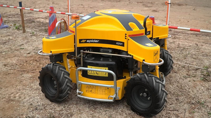 【商品紹介】ラジコン式草刈機 Spider ILD01【建機レンタル アクティオ】